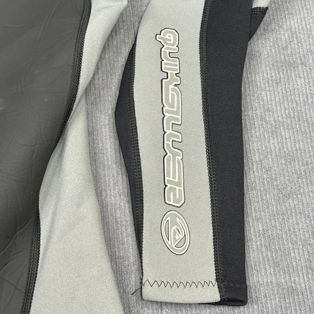 Quiksilver Wetsuit Top Long Sleeve Grey Black Logo Surf Rash‎ Guard Mock Neck